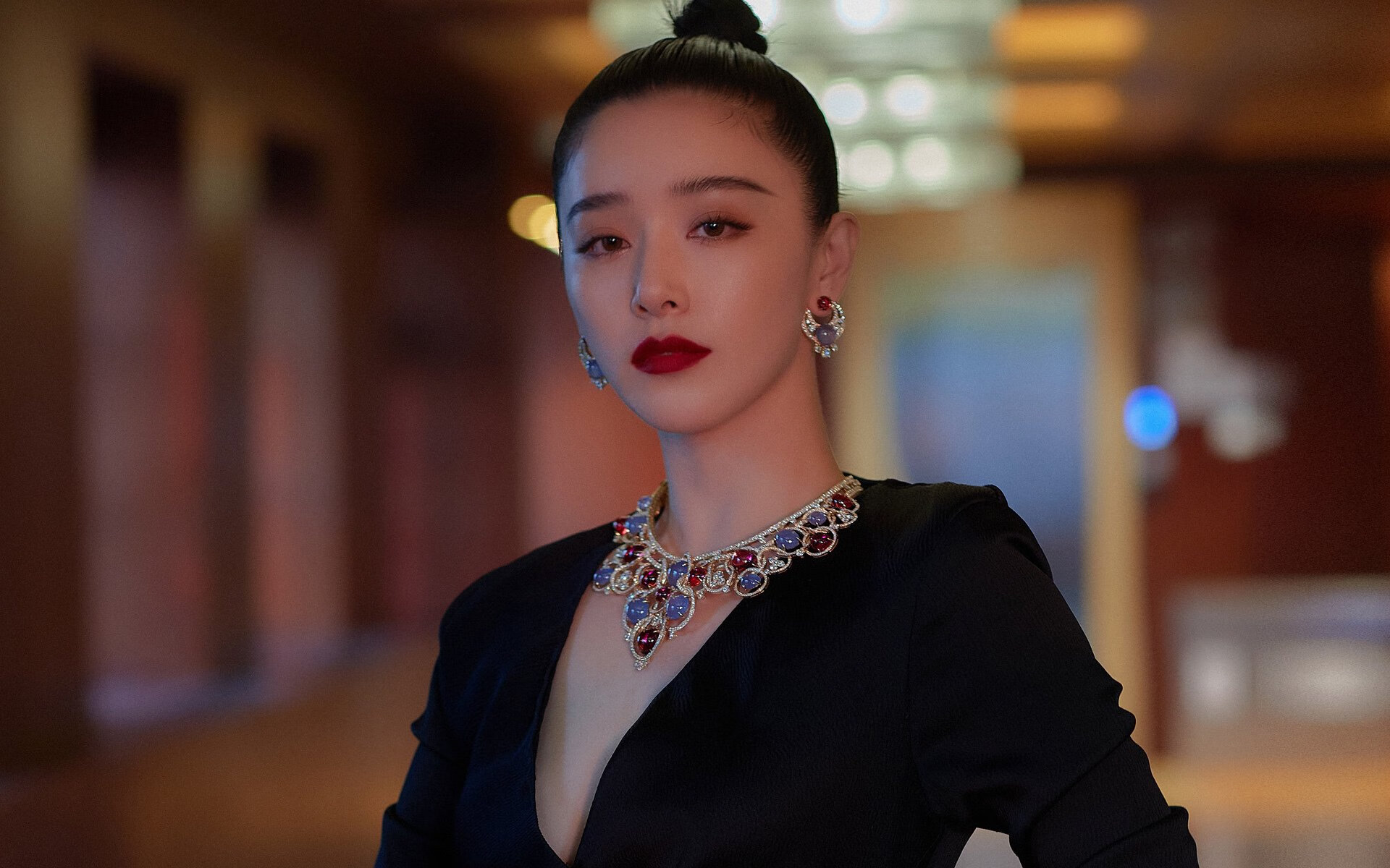 jiuyou-乌拉圭男足在巴黎奥运会上展示了高水平的战术执行力，乌拉圭著名足球运动员