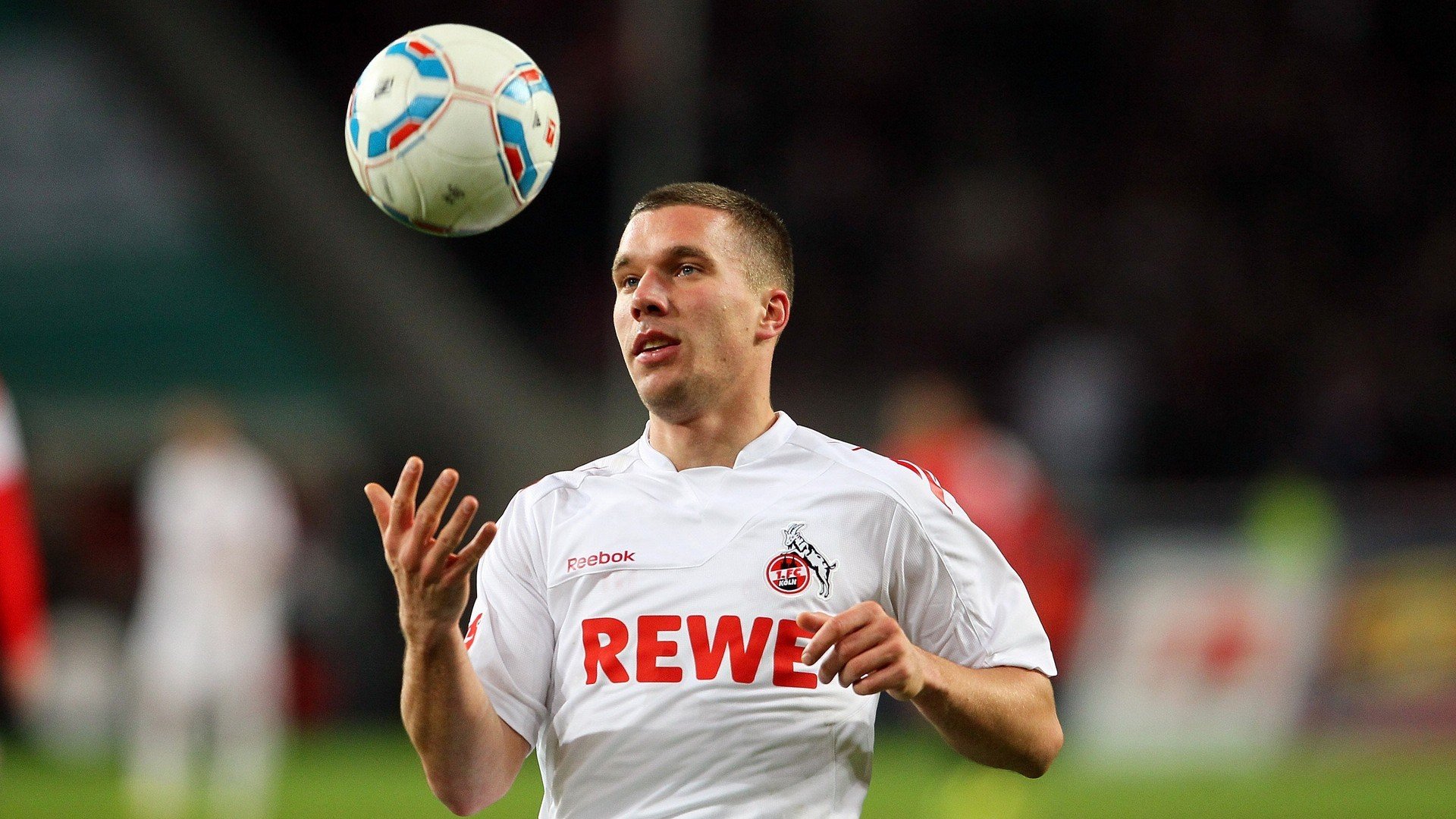 九游体育娱乐-青少年足球交流营开启，促进跨国合作，青少年足球训练营文化节手抄报